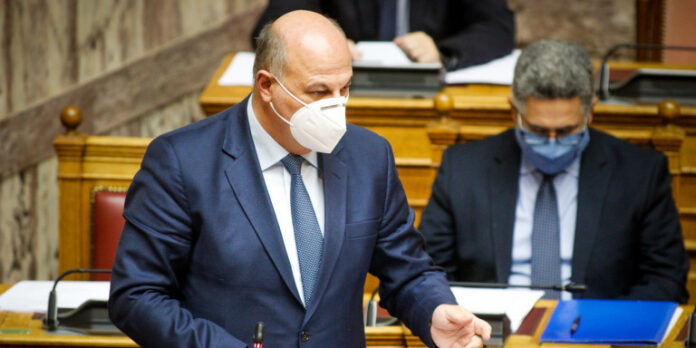 Επίθεση σε σταθμάρχη: Ο Τσιάρας ζήτησε αυστηρότερες ποινές για όσους βιαιοπραγούν σε βάρος εργαζομένων