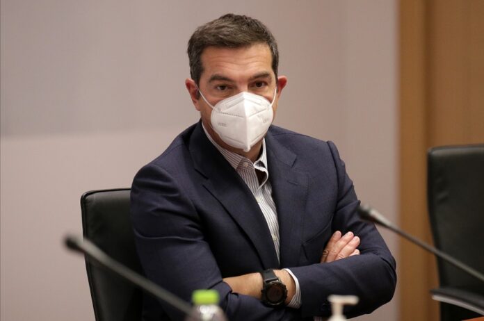 O Τσίπρας ζήτησε τη σύγκλιση του συμβουλίου πολιτικών αρχηγών με την επιτροπή των ειδικών για την πανδημία