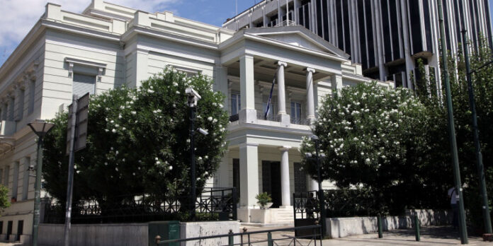 ΥΠΕΞ: Εκτακτο διάβημα στην Αγκυρα για υπερπτήσεις και επακούμβηση στα Ιμια