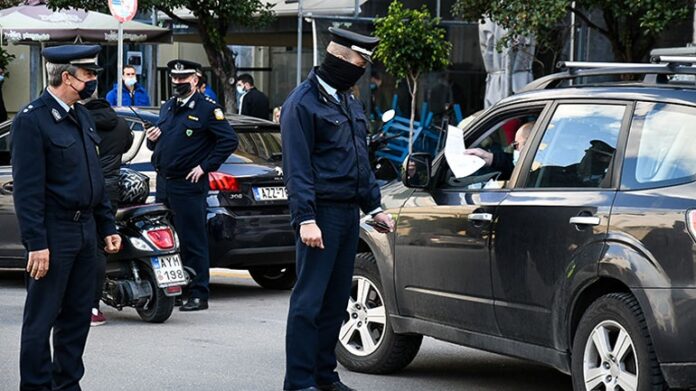 Χανιώτισσα καταγγέλλει την Αστυνομία για παράνομο πρόστιμο