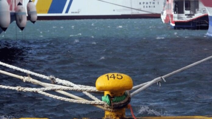 Απαγορευτικό απόπλου από τα λιμάνια του Πειραιά και της Ραφήνας