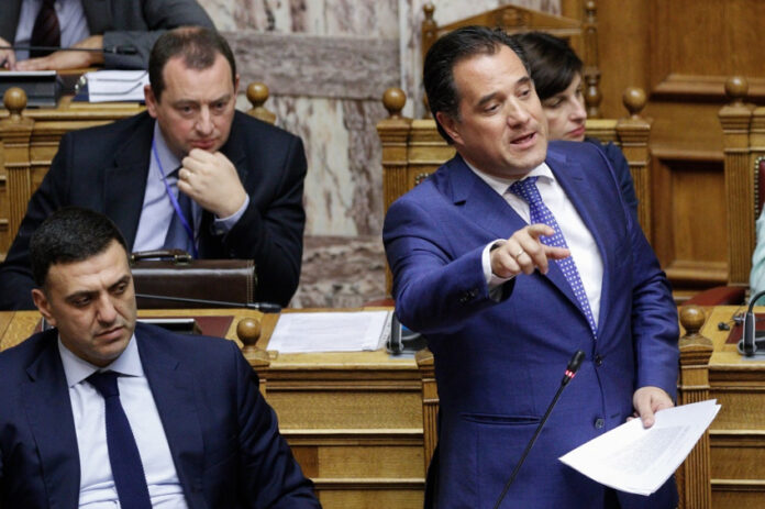 Άδωνις αδειάζει Κικίλια για τον εμβολιασμό υπουργών