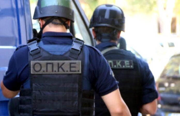 Τούρκοι με πιστόλια συνελήφθησαν στον Ασπρόπυργο