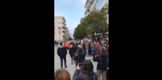 Έβρος: Πέταξαν αυγά και πέτρες στον Μηταράκη στην Ορεστιάδα (video)