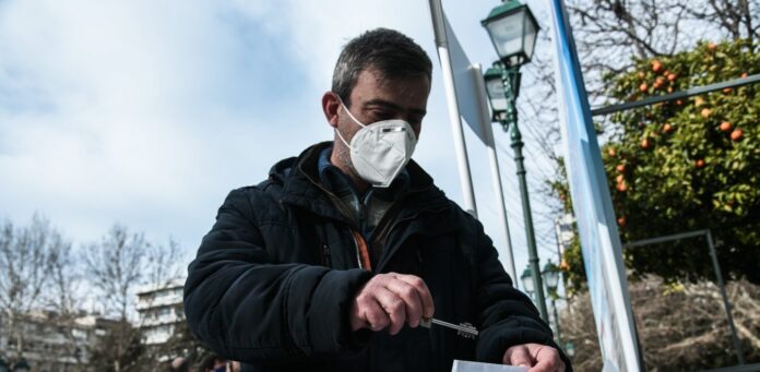 Εστίαση: Συγκέντρωση επαγγελματιών στο Σύνταγμα – Παραδίδουν κλειδιά επιχειρήσεων