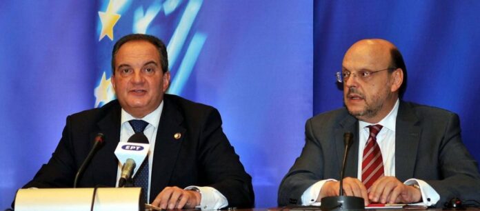 Σφοδρή επίθεση από την «Kαραμανλική πτέρυγα» κατά Κ.Μητσοτάκη: «Ανόητος! Ανεπαρκής! Επηρμένος!» – Ποιος το έγραψε