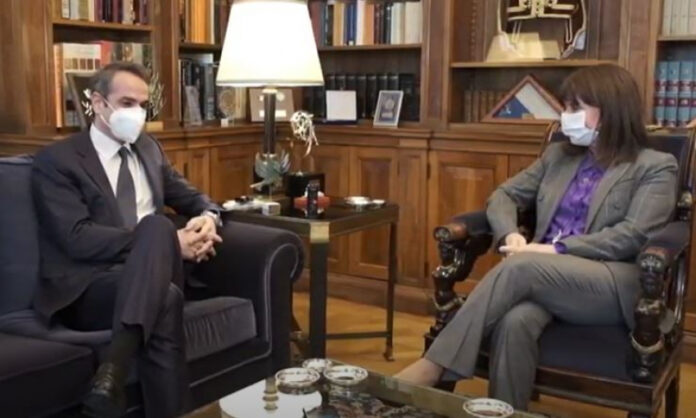 Το Μαξίμου λογοκρίνει την Πρόεδρο της Δημοκρατίας…