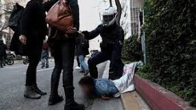 Προσαγωγές μετά την ένταση στην πορεία για τον Κουφοντίνα στο κέντρο της Αθήνας