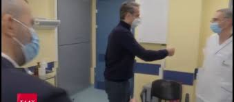 Γιατρός στην Ικαρία έριξε απίθανο άκυρο στον Κυριάκο και έγινε viral! – (VIDEO)