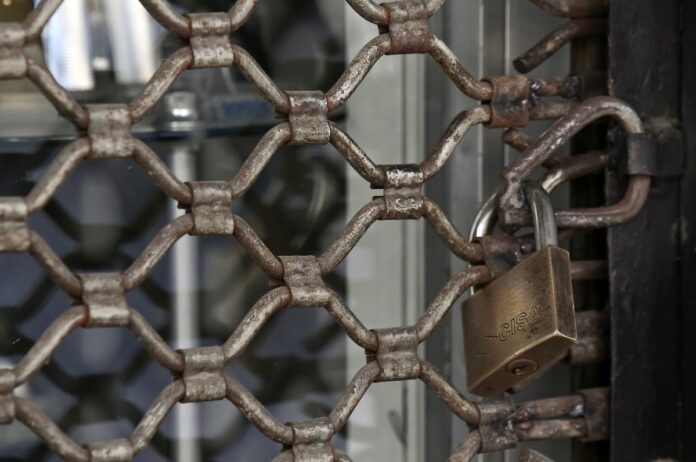 Ξέσπασμα του εμπορικού κόσμου: «Μπορεί να υπάρχει και μια πολιτική που να μη θέλει τις πολύ μικρές επιχειρήσεις»