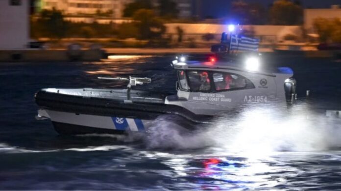 Αποκαταστάθηκε η βλάβη στο πλοίο που έπλεε ακυβέρνητο βόρεια της Κρήτης