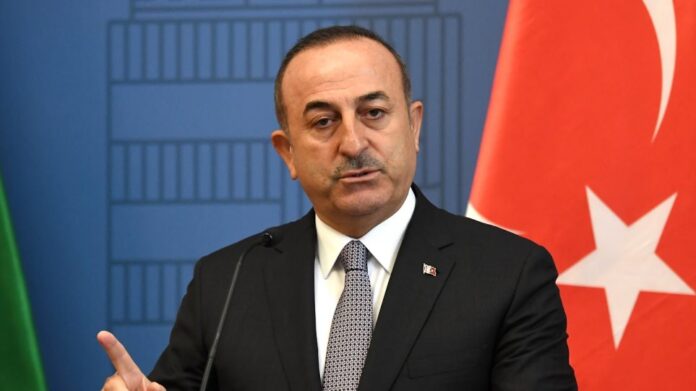 Τσαβούσογλου: Συζητάμε μόνο λύση δύο κρατών στην Κύπρο – Δεν πέφτει λόγος στην Ε.Ε