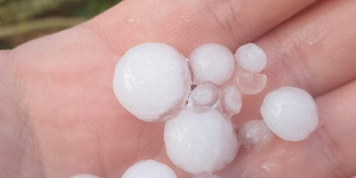 Χαλάζι σε μέγεθος φουντουκιού έπεσε στην Κέρκυρα -(ΦΩΤΟ-VIDEO)