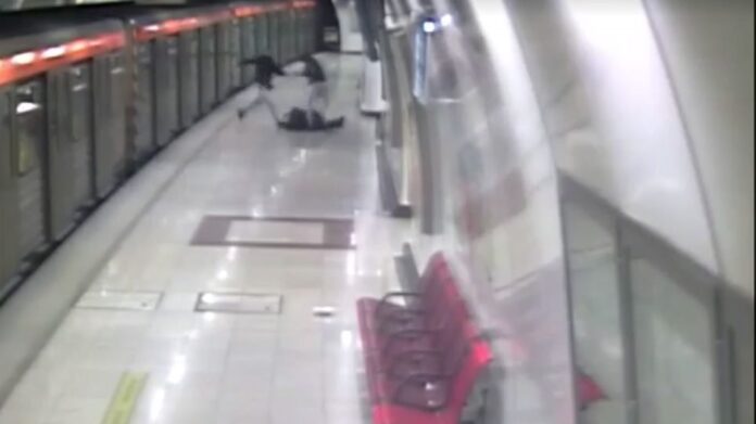 Ξυλοδαρμός στο Μετρό: Ποια είναι τα δύο νέα, μυστηριώδη πρόσωπα που εμπλέκονται στην υπόθεση