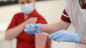 Πιερρακάκης: Πάνω από 1 εκατ. πολίτες έκλεισαν ραντεβού για να εμβολιαστούν – Πού χρησιμοποιείται η βεβαίωση εμβολιασμού