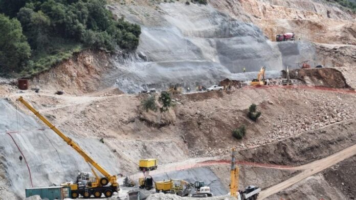 Βουλή: Ψηφίστηκε το νέο πλαίσιο για τις δημόσιες συμβάσεις