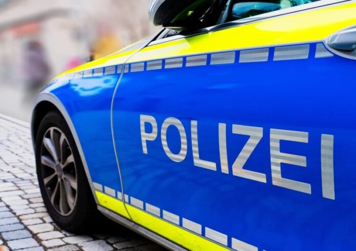 Έδωσαν τα κλειδιά του ελληνικού προξενείου στη γερμανική αστυνομία για να βγάλει τους καταληψίες