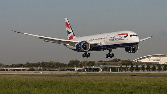 Συναγερμός στον αέρα – Έκτακτη προσγείωση μετά την ξαφνική αδιαθεσία επιβάτη