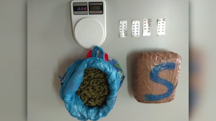 Ιωάννινα: Έκρυβε ένα κιλό κάνναβης κάτω από το κάθισμα του αυτοκινήτου