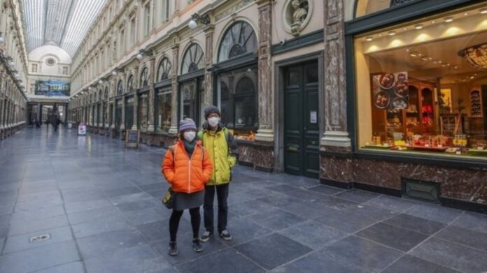 Βέλγιο: Δικαστήριο επιβάλλει στην κυβέρνηση να αναθεωρήσει το νομικό πλαίσιο των περιοριστικών μέτρων