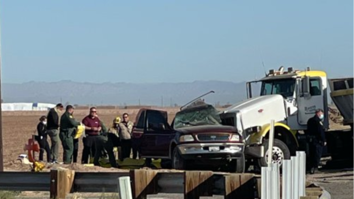 ΗΠΑ: Τουλάχιστον 15 νεκροί από σύγκρουση SUV με φορτηγό που κουβαλούσε χαλίκι