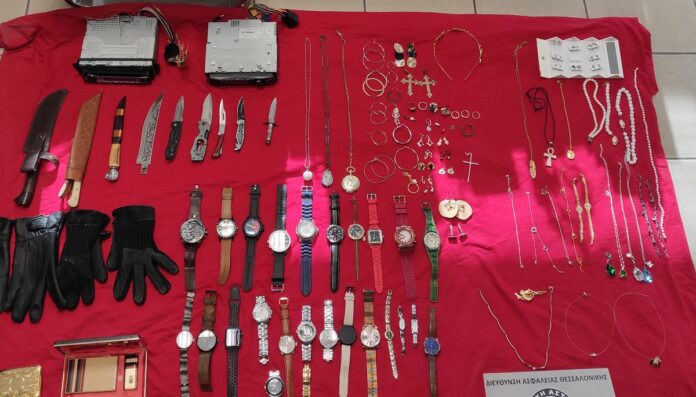 Θεσσαλονίκη: Εξιχνιάστηκε διάρρηξη κοσμηματοπωλείου με λεία 128.000 ευρώ (φωτο)