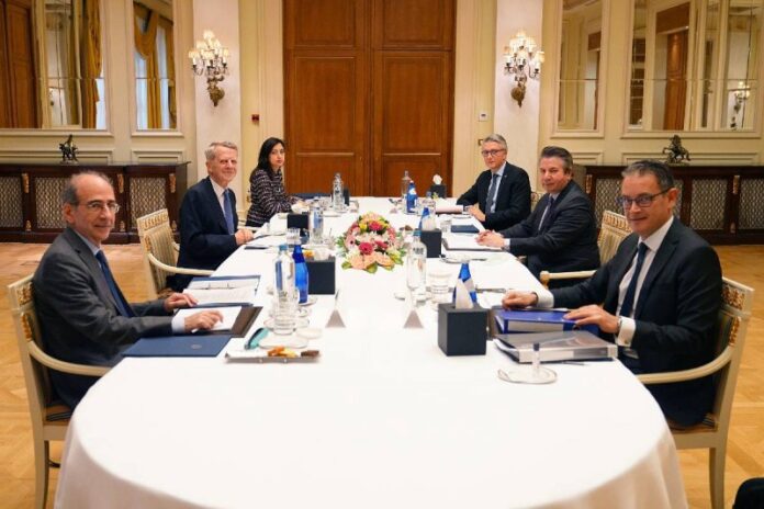 Διερευνητικές επαφές: Ολοκληρώθηκε ο 62ος γύρος – Αναχώρησε η ελληνική αντιπροσωπεία