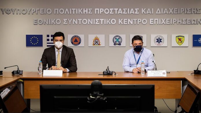 Κικίλιας, Θεοδωρίδου και Τσιόδρας ενημερώνουν τα κόμματα για την πανδημία και τους εμβολιασμούς