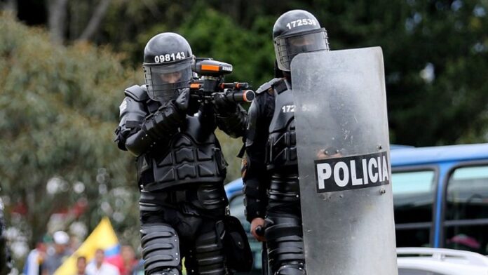 Κολομβία: Δύο παιδιά τραυματίστηκαν, οχήματα πυρπολήθηκαν σε επίθεση του ELN