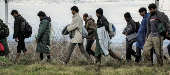 Μετέφεραν μέσα στη νύχτα εκατοντάδες αλλοδαπούς στο ΚΥΤ Φυλακίου του Έβρου – Λαϊκή οργή-(VIDEO-ΦΩΤΟ)