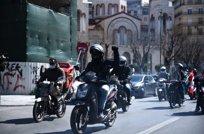 Μοτοπορεία διανομέων στο κέντρο της Θεσσαλονίκης (φωτο)