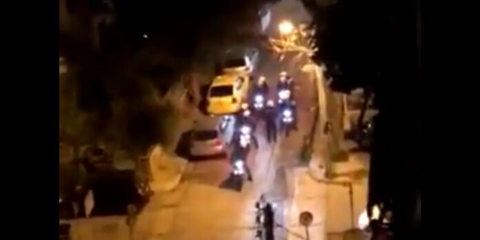 Πανόρμου: ΕΔΕ για τον αστυνομικό που σπάει φανάρι παρκαρισμένου ΙΧ