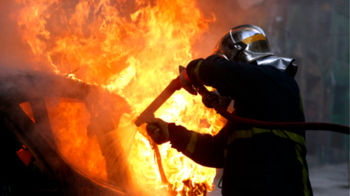 Εμπρησμοί αυτοκινήτων σε Αιγάλεω και Ταύρο