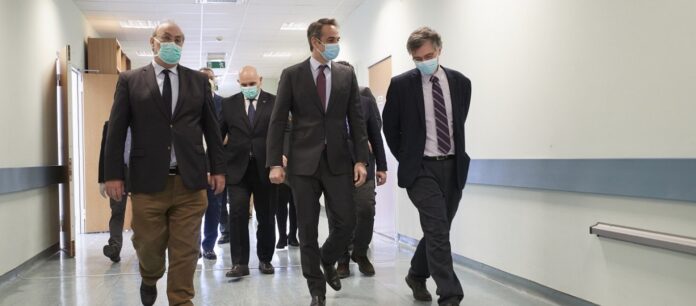 Ασυλία για την κυβέρνηση – Ατομική ευθύνη για τους πολίτες: Πώς πέρασαν την αποτυχία του lockdown στους Έλληνες