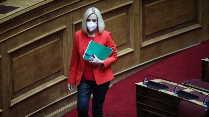 Γεννηματά: Η Ελλάδα κατρακυλάει συνεχώς στους δείκτες της πανδημίας