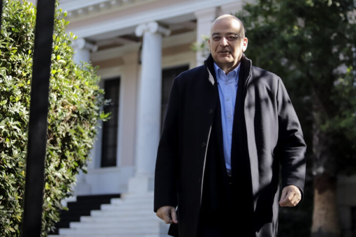 Μητσοτάκης και Δένδιας: «Κοιμούνται στο ίδιο κρεβάτι, αλλά βλέπουν διαφορετικά όνειρα»