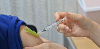 ΣΥΡΙΖΑ: Οσμή σκανδάλου – Γυναίκα από τις Σέρρες εμβολιάστηκε με τον ΑΜΚΑ γιατρού από την Αθήνα