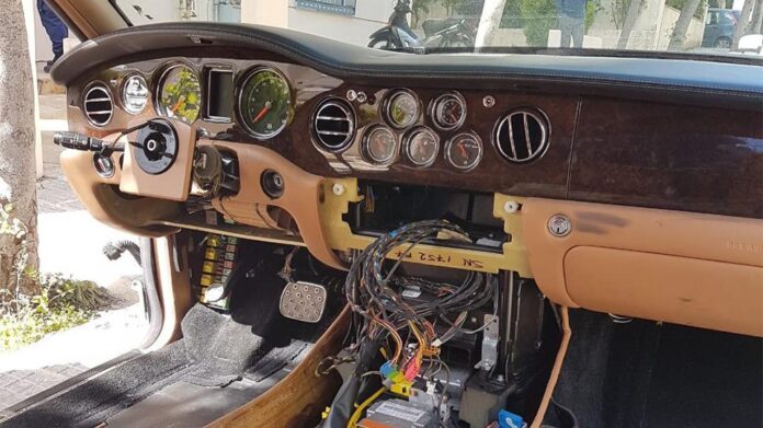 Σκάνδαλο μεγατόνων! Γυναικολόγος υποψήφιος της ΝΔ μπλεγμένος σε μεγάλη σπείρα για απάτες με πολυτελή αυτοκίνητα