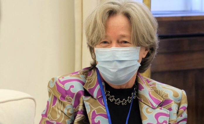 Λινού: Ο εγκλεισμός θα έπρεπε να ήταν το τελευταίο μέτρο κι όχι το πρώτο – Ναι σε εστίαση έξω και Πάσχα στο χωριό