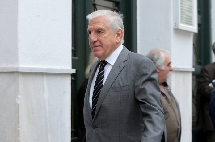 Η βίλα στη Σύρο «καίει» τον Γιάννο;