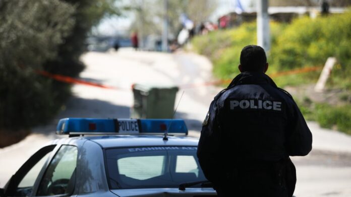 Ισχυρές αστυνομικές δυνάμεις στον οικισμό Ρομά στο Νομισματοκοπείο λόγω του lockdown-(ΦΩΤΟ)