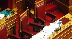 Φουλ επίθεση της κυβέρνησης στην Επιτροπή των ειδικών! Μετακυλύει όλες τις ευθύνες στους λοιμωξιολόγους