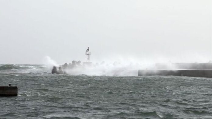 Καιρός: Έντονα καιρικά φαινόμενα στη δυτική Λέσβο – Ζημιές σε σπίτια, μαγαζιά και αυτοκίνητα