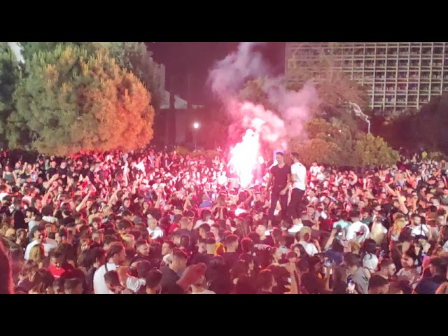 Θεσσαλονίκη: Τρελό πάρτυ από 3.000 νέους στο ΑΠΘ (VIDEO)