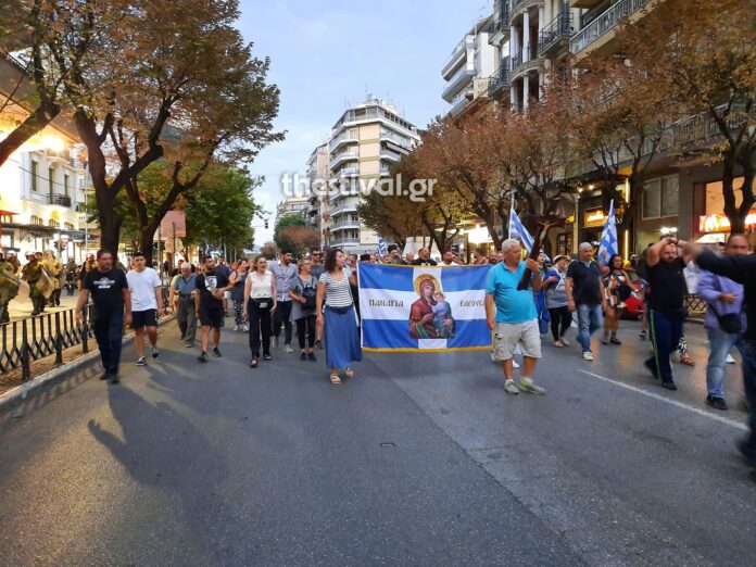 Πορεία και στο κέντρο της Θεσσαλονίκης κατά του υποχρεωτικού εμβολιασμού (φωτο & video)