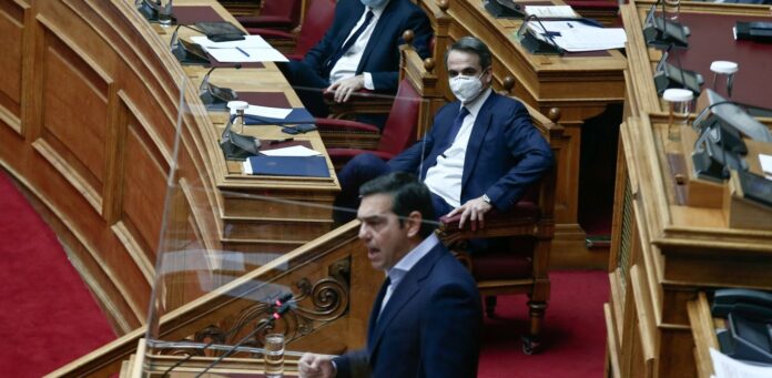 Τα ανοιχτά «μέτωπα» της κυβέρνησης με την αντιπολίτευση: Γιατί επενδύει στο αντι-ΣΥΡΙΖΑ μέτωπο