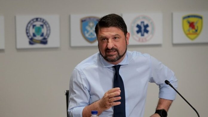 Το δημοσίευμα της Εφημερίδας των Συντακτών για τους παίκτες της Φενέρμπαχτσε που πέρασαν χωρίς έλεγχο και η απάντηση Χαρδαλιά