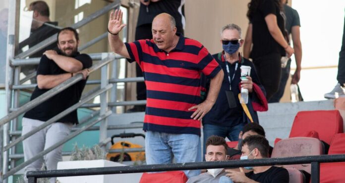 Βόλος: Δωράκι στον εαυτό του από τον Αχιλλέα Μπέο