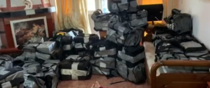 Η δικαιοσύνη “μίλησε”: Καταδίκη 13 ατόμων για τους 1,2 τόνους κοκαΐνης που βρέθηκαν το 2020 στον Αστακό – VIDEO