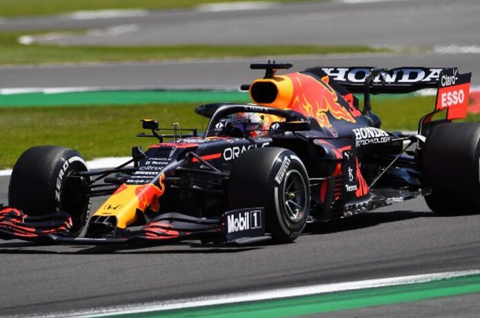 Pole position για τον Φερστάπεν – Νίκησε τον αγώνα σπριντ της Formula 1